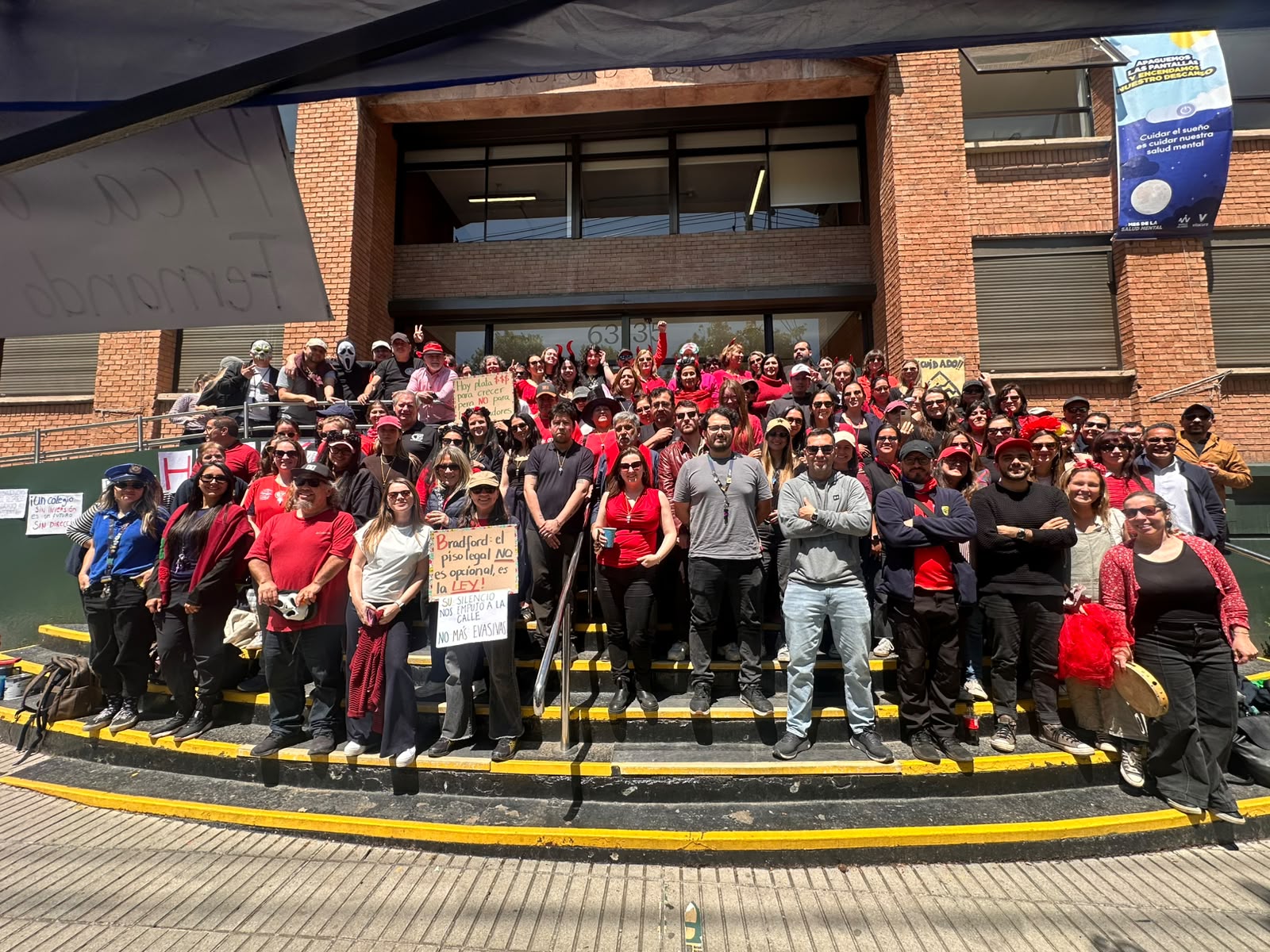 Registro de la comunidad movilizada en el frontis