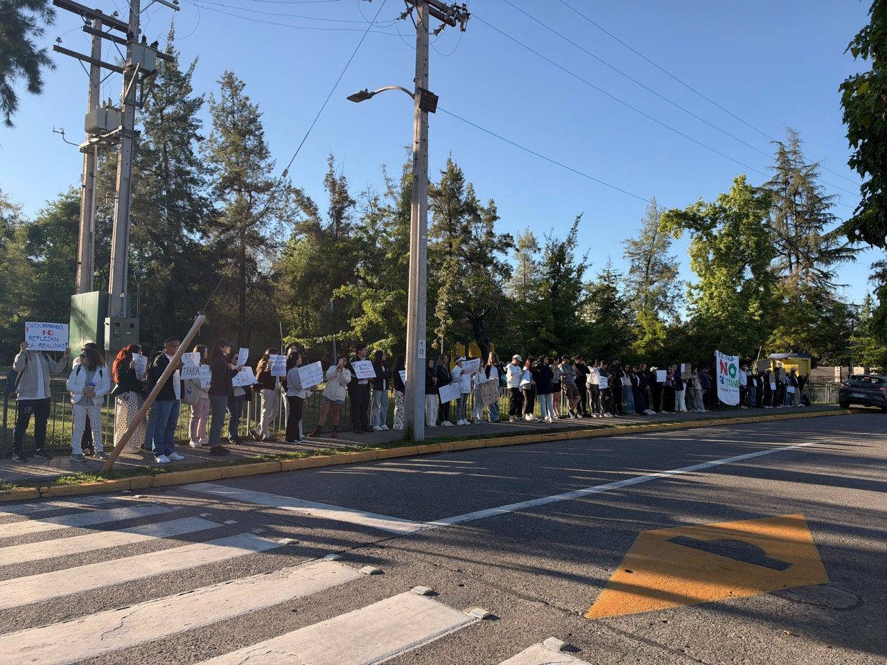 Manifestación en la entrada Tahití durante la mañana del 28 de octubre